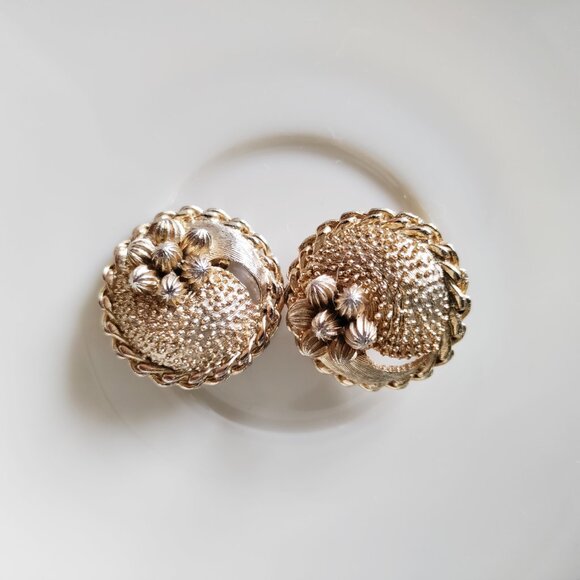 Vintage KRAMER NY Earrings Costume Jewelry Gold Plated Mid-Century Clip-On - Picture 8 of 9